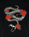 Playera estampada serpiente y flores negro